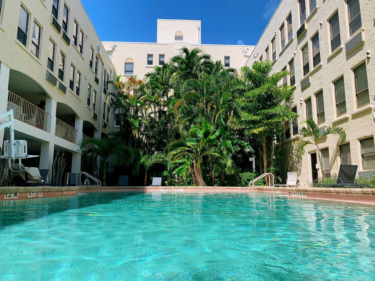 Palm Beach Island Condominiums ภายนอก รูปภาพ