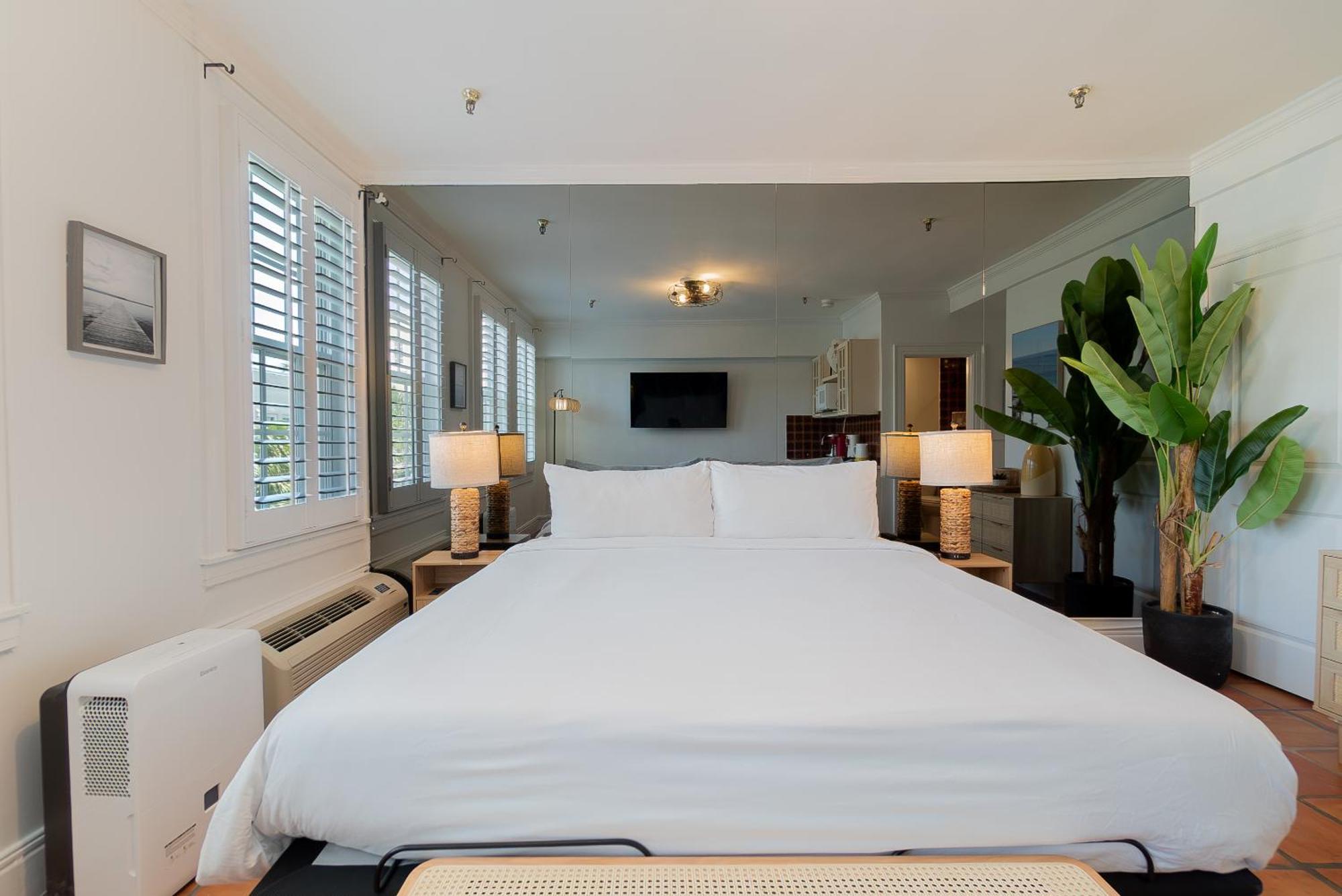 Palm Beach Island Condominiums ภายนอก รูปภาพ